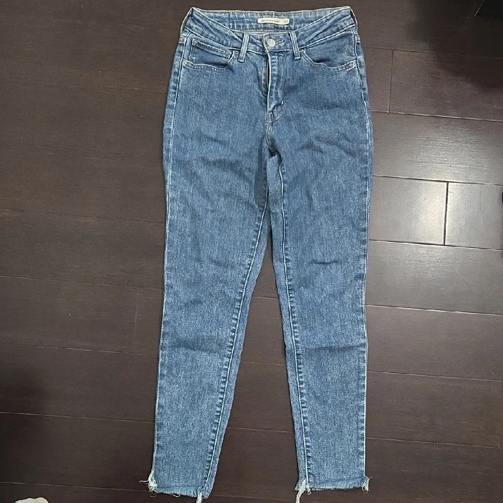 Levi's Blue Ankle Jeans for Women - Picture 3 of 4